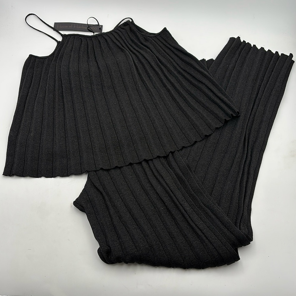 House of Harlow 1960 2 Pc Set Crop Top Flared Pants
